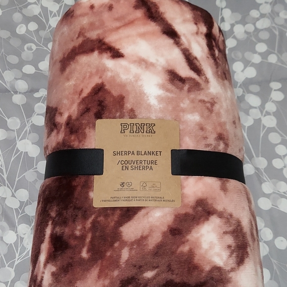 SOLD NWT PINK Tie-Dye Burgundy Sherpa Blanket - Picture 3 of 4